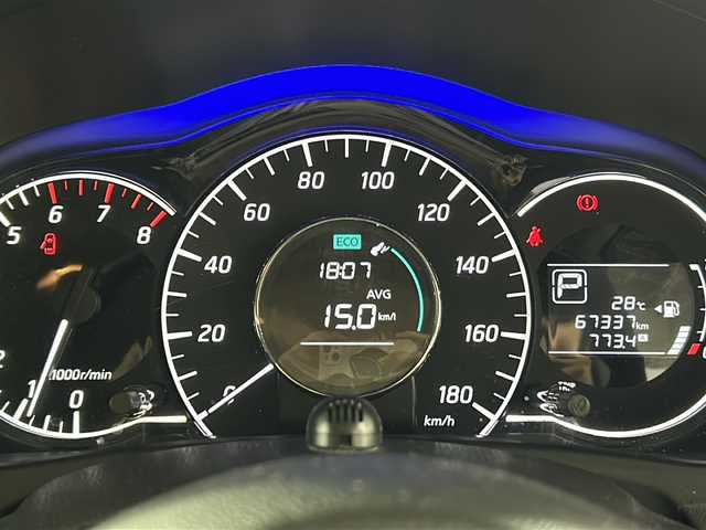 日産 ノート ニスモ 広島県 2015(平27)年 6.8万km ブリリアントホワイトパール 禁煙/NISMO専用スエード調スポーツシート&ドアトリムクロス/LEDヘッドランプ/純正ナビ（MC315D-W）/・フルセグTV/CD/DVD/BT/AUX/SD/バックカメラ/アイドリングストップ/オートライト/前後ドライブレコーダー（HDR965GW）/ETC/フロアマット/純正16インチアルミホイール