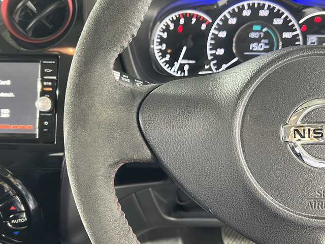 日産 ノート ニスモ 広島県 2015(平27)年 6.8万km ブリリアントホワイトパール 禁煙/NISMO専用スエード調スポーツシート&ドアトリムクロス/LEDヘッドランプ/純正ナビ（MC315D-W）/・フルセグTV/CD/DVD/BT/AUX/SD/バックカメラ/アイドリングストップ/オートライト/前後ドライブレコーダー（HDR965GW）/ETC/フロアマット/純正16インチアルミホイール