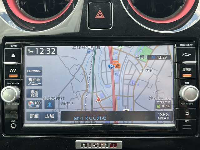 日産 ノート ニスモ 広島県 2015(平27)年 6.8万km ブリリアントホワイトパール 禁煙/NISMO専用スエード調スポーツシート&ドアトリムクロス/LEDヘッドランプ/純正ナビ（MC315D-W）/・フルセグTV/CD/DVD/BT/AUX/SD/バックカメラ/アイドリングストップ/オートライト/前後ドライブレコーダー（HDR965GW）/ETC/フロアマット/純正16インチアルミホイール