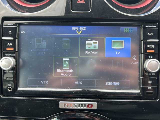 日産 ノート ニスモ 広島県 2015(平27)年 6.8万km ブリリアントホワイトパール 禁煙/NISMO専用スエード調スポーツシート&ドアトリムクロス/LEDヘッドランプ/純正ナビ（MC315D-W）/・フルセグTV/CD/DVD/BT/AUX/SD/バックカメラ/アイドリングストップ/オートライト/前後ドライブレコーダー（HDR965GW）/ETC/フロアマット/純正16インチアルミホイール