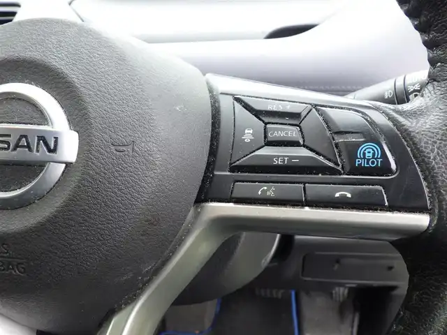 日産 セレナ e－パワー ハイウェイスター V 千葉県 2020(令2)年 5.2万km ブリリアントホワイトパール エマージェンシーブレーキ/プロパイロット/インテリジェントクルーズコントロール/ハンズフリー両側パワースライドドア/純正SDナビ/地デジTV/【BD/DVD/CD再生機能　Bluetooth接続】/アラウンドビューモニター/革巻きステアリング/ステアリングスイッチ/ETC/LEDヘッドライト/フォグライト/ウインカーミラー/コーナーセンサー/純正16インチアルミホイル/サイド/カーテンエアバッグ/インテリジェントキー