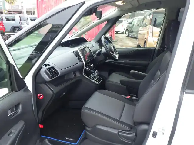 日産 セレナ e－パワー ハイウェイスター V 千葉県 2020(令2)年 5.2万km ブリリアントホワイトパール エマージェンシーブレーキ/プロパイロット/インテリジェントクルーズコントロール/ハンズフリー両側パワースライドドア/純正SDナビ/地デジTV/【BD/DVD/CD再生機能　Bluetooth接続】/アラウンドビューモニター/革巻きステアリング/ステアリングスイッチ/ETC/LEDヘッドライト/フォグライト/ウインカーミラー/コーナーセンサー/純正16インチアルミホイル/サイド/カーテンエアバッグ/インテリジェントキー