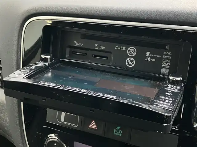 三菱 アウトランダー ＰＨＥＶ G ナビパッケージ 道南・函館 2015(平27)年 6.2万km シルキーホワイト /純正ナビ//フルセグTV//TVキャンセラー//アラウンドビューモニター//運転席パワーシート//前席シートヒーター//ステアリングヒーター//エレクトリックテールゲート//衝突被害軽減システム//ACC//LDW//LEDヘッドライト//オートライト