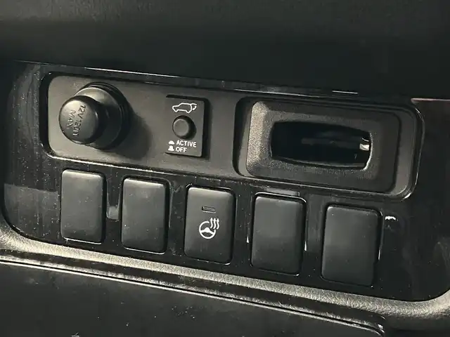 三菱 アウトランダー ＰＨＥＶ G ナビパッケージ 道南・函館 2015(平27)年 6.2万km シルキーホワイト /純正ナビ//フルセグTV//TVキャンセラー//アラウンドビューモニター//運転席パワーシート//前席シートヒーター//ステアリングヒーター//エレクトリックテールゲート//衝突被害軽減システム//ACC//LDW//LEDヘッドライト//オートライト