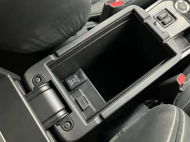 三菱 アウトランダー ＰＨＥＶ G ナビパッケージ 道南・函館 2015(平27)年 6.2万km シルキーホワイト /純正ナビ//フルセグTV//TVキャンセラー//アラウンドビューモニター//運転席パワーシート//前席シートヒーター//ステアリングヒーター//エレクトリックテールゲート//衝突被害軽減システム//ACC//LDW//LEDヘッドライト//オートライト