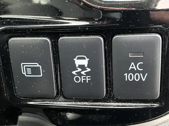 三菱 アウトランダー ＰＨＥＶ G ナビパッケージ 道南・函館 2015(平27)年 6.2万km シルキーホワイト /純正ナビ//フルセグTV//TVキャンセラー//アラウンドビューモニター//運転席パワーシート//前席シートヒーター//ステアリングヒーター//エレクトリックテールゲート//衝突被害軽減システム//ACC//LDW//LEDヘッドライト//オートライト