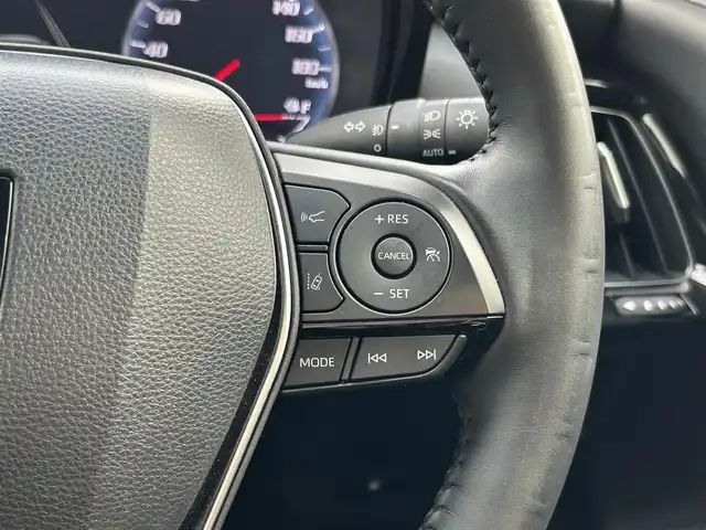 トヨタ クラウン ハイブリッド RS リミテッド 島根県 2020(令2)年 2.8万km ホワイトパールクリスタルシャイン 登録時走行距離27695km/取扱説明書【車両/ナビ】/保証書/サンルーフ/純正ナビ【CD/DVD/Blu-lay/Bluetooth】/フルセグテレビ/全周囲カメラ/プリクラッシュセーフティシステム/レーンキープアシスト/レーダークルーズコントロール/ブラインドスポットモニター/クリアランスソナー/リアクロストラフィック/パーキングサポート/プッシュスタート/スマートキー(スペアスマートキー×1)/ハーフレザーシート/前席パワーシート/前席シートヒーター/ステアリングヒーター/LEDヘッドライト/オートライト/オートハイビーム/前後ドライブレコーダー/ビルトインETC/純正18インチAW/禁煙車