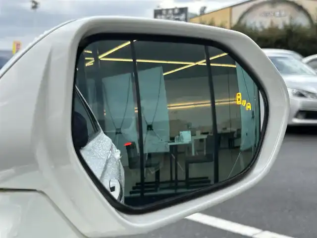 トヨタ クラウン ハイブリッド RS リミテッド 島根県 2020(令2)年 2.8万km ホワイトパールクリスタルシャイン 登録時走行距離27695km/取扱説明書【車両/ナビ】/保証書/サンルーフ/純正ナビ【CD/DVD/Blu-lay/Bluetooth】/フルセグテレビ/全周囲カメラ/プリクラッシュセーフティシステム/レーンキープアシスト/レーダークルーズコントロール/ブラインドスポットモニター/クリアランスソナー/リアクロストラフィック/パーキングサポート/プッシュスタート/スマートキー(スペアスマートキー×1)/ハーフレザーシート/前席パワーシート/前席シートヒーター/ステアリングヒーター/LEDヘッドライト/オートライト/オートハイビーム/前後ドライブレコーダー/ビルトインETC/純正18インチAW/禁煙車