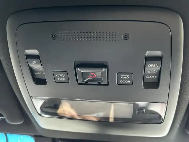 トヨタ クラウン ハイブリッド RS リミテッド 島根県 2020(令2)年 2.8万km ホワイトパールクリスタルシャイン 登録時走行距離27695km/取扱説明書【車両/ナビ】/保証書/サンルーフ/純正ナビ【CD/DVD/Blu-lay/Bluetooth】/フルセグテレビ/全周囲カメラ/プリクラッシュセーフティシステム/レーンキープアシスト/レーダークルーズコントロール/ブラインドスポットモニター/クリアランスソナー/リアクロストラフィック/パーキングサポート/プッシュスタート/スマートキー(スペアスマートキー×1)/ハーフレザーシート/前席パワーシート/前席シートヒーター/ステアリングヒーター/LEDヘッドライト/オートライト/オートハイビーム/前後ドライブレコーダー/ビルトインETC/純正18インチAW/禁煙車