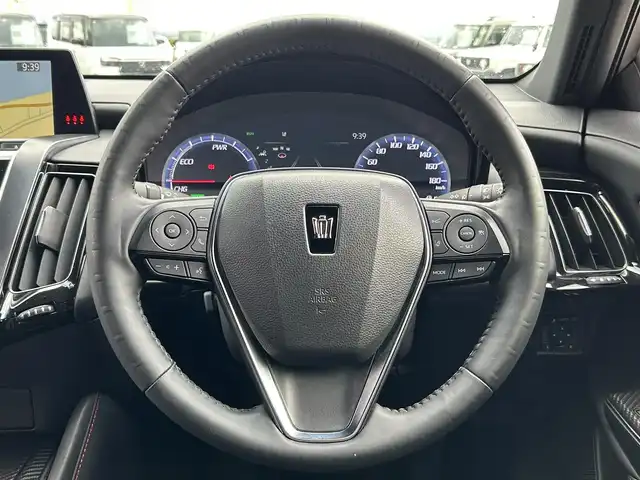 トヨタ クラウン ハイブリッド RS リミテッド 島根県 2020(令2)年 2.8万km ホワイトパールクリスタルシャイン 登録時走行距離27695km/取扱説明書【車両/ナビ】/保証書/サンルーフ/純正ナビ【CD/DVD/Blu-lay/Bluetooth】/フルセグテレビ/全周囲カメラ/プリクラッシュセーフティシステム/レーンキープアシスト/レーダークルーズコントロール/ブラインドスポットモニター/クリアランスソナー/リアクロストラフィック/パーキングサポート/プッシュスタート/スマートキー(スペアスマートキー×1)/ハーフレザーシート/前席パワーシート/前席シートヒーター/ステアリングヒーター/LEDヘッドライト/オートライト/オートハイビーム/前後ドライブレコーダー/ビルトインETC/純正18インチAW/禁煙車