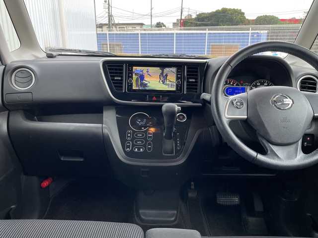 日産 デイズ ルークス ハイウェイスターX 千葉県 2018(平30)年 6.4万km スパークリングレッド/ブラック 純正メモリナビ/(フルセグTV/BT/CD/DVD/FM/AM)/全周囲カメラ/ドライブレコーダー/衝突被害軽減システム/車線逸脱警報/片側パワースライドドア/横滑り防止装置/ETC/アイドリングストップ/LEDヘッドライト/フォグランプ/オートライト/ウィンカーミラー/電動格納ミラー/純正14インチAW/シートリフター/プッシュスタート/スマートキー/フロアマット/スペアキー