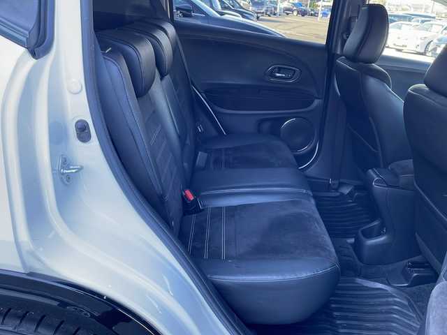 ホンダ ヴェゼル RS ホンダセンシング 徳島県 2017(平29)年 9.1万km ホワイトオーキッドパール 8インチナビ【AVIC-RL99】/（Bluetooth/フルセグ/CD/DVD/SD）/バックカメラ/シートヒーター（D+N席）/追従式クルーズコントロール/パドルシフト/LEDヘッドライト/オートライト/フォグライト/前後ドライブレコーダー/ETC/純正AW/純正フロアマット/プッシュスタート/スマートキー/取扱説明書/保証書