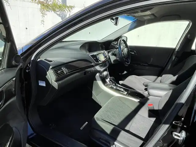 ホンダ アコード ハイブリッド EX 千葉県 2015(平27)年 12.4万km プレミアムスパークルブラックパール 【(株)IDOMが運営する【じしゃロン八千代店】の自社ローン対象車両になります。こちらは現金ご利用時の価格です。自社ローンご希望の方は別途その旨お申付け下さい。】/純正ナビ/純正CD/BT/DTV/LEDライト/ETC/レーダークルーズ/レーンキープアシスト/衝突軽減