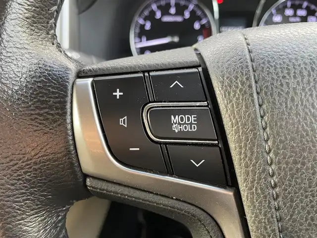 トヨタ クラウン ロイヤル ロイヤルサルーン 福岡県 2013(平25)年 8.9万km ホワイトパールクリスタルシャイン 純正マルチナビ　バックカメラ　クルーズコントロール　フルセグＴＶ　ＣＤ／ＤＶＤ再生　ブルートゥース　パワーシート　ＥＴＣ　ＨＩＤオートライト　フォグランプ　スマートキー　プッシュスタート　純正１６ＡＷ