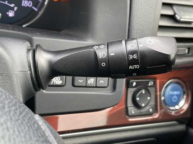 トヨタ クラウン ハイブリッド ロイヤル 道北・旭川 2014(平26)年 14.2万km ブラック /純正ナビ/CD/DVD/BT/フルセグ//バックカメラ//横滑り防止//オートライト//クルーズコントロール//ETC//スペアキー//革巻きステアリング//ステアリングスイッチ//純正一体型エンジンスターター//ミラーヒーター//HIDエッドライト//フォグランプ//ワイパーデアイサー//保証書//取扱説明書