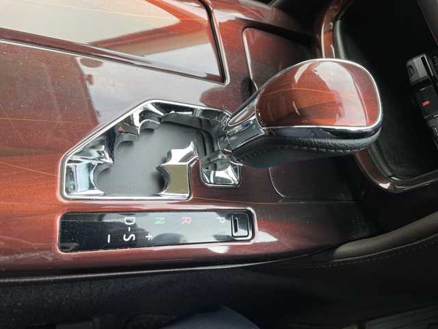 トヨタ クラウン ハイブリッド ロイヤル 道北・旭川 2014(平26)年 14.2万km ブラック /純正ナビ/CD/DVD/BT/フルセグ//バックカメラ//横滑り防止//オートライト//クルーズコントロール//ETC//スペアキー//革巻きステアリング//ステアリングスイッチ//純正一体型エンジンスターター//ミラーヒーター//HIDエッドライト//フォグランプ//ワイパーデアイサー//保証書//取扱説明書