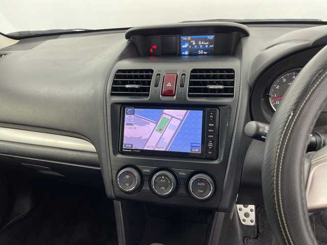 スバル インプレッサ ＸＶ 2．0i－L アイサイト 鹿児島県 2014(平26)年 7.8万km クリスタルブラックシリカ 純正SDナビ/(BT/AM/FM/CD/DVD/フルセグTV)/バックカメラ/パドルシフト/レーダークルーズコントロール/アイサイト/前席パワーシート/前後ドライブレコーダー/アイドリングストップ/ETC/純正17インチアルミホイール/純正フロアマット/純正キセノンヘッドライト/ルーフレール/フォグライト/保証書/取扱説明書/スペアキー