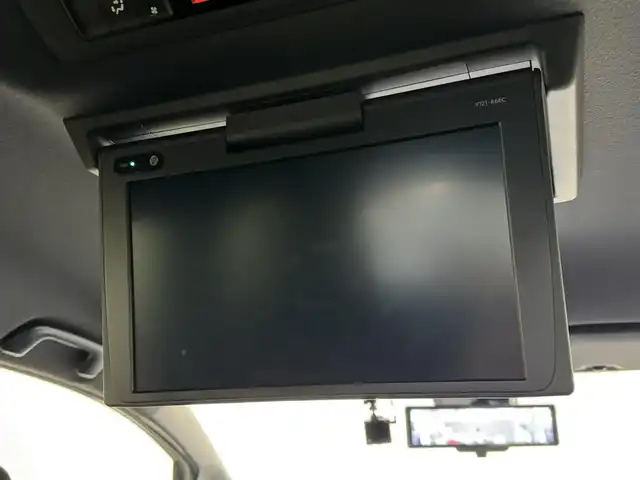 トヨタ ヴォクシー ZS 煌 三重県 2018(平30)年 1.9万km イナズマスパーキングブラックガラスフレーク ガソリン/FF/MTモード付インパネCVT/純正 10インチナビ NSZN-Z66T/（AM/FM/CD/DVD/TV/SD/SDREC/Bluetooth）/バックガイドモニター/両側パワースライドドア/ドライブレコーダー前方/ビルトイン ETC2.0/Toyota Safety Sense/・PCS：プリクラッシュセーフティ/・LDA：レーンディパーチャーアラート/・AHB：オートハイビーム/・横滑り防止装置/など/装備/・【DOP】電子インナーミラー/・クルーズコントロール/・左右独立温度調整＆後席独立調整オートエアコン/・オートライト/・LED ヘッドランプ＆フロントフォグランプ/・ステアリングスイッチ/・プッシュスタート/・充電用USBジャックx2/・純正16inAW/・パワーステアリング/・全ドアパワーウインドウ/・保/取/・スマートキーx2/など