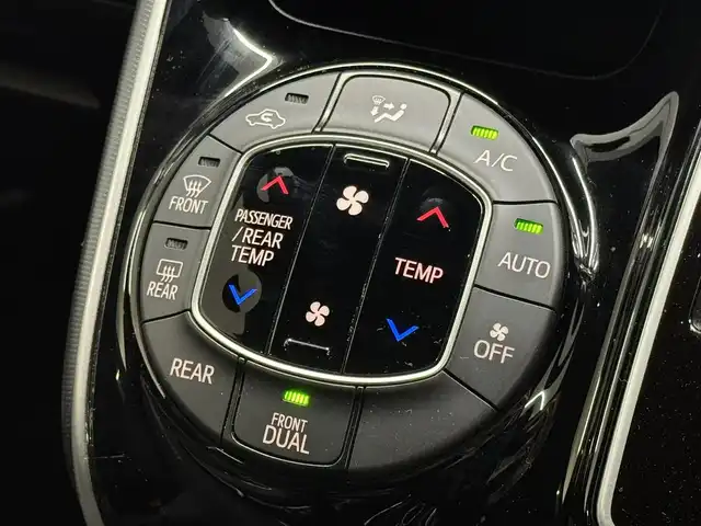 トヨタ ヴォクシー ZS 煌 三重県 2018(平30)年 1.9万km イナズマスパーキングブラックガラスフレーク ガソリン/FF/MTモード付インパネCVT/純正 10インチナビ NSZN-Z66T/（AM/FM/CD/DVD/TV/SD/SDREC/Bluetooth）/バックガイドモニター/両側パワースライドドア/ドライブレコーダー前方/ビルトイン ETC2.0/Toyota Safety Sense/・PCS：プリクラッシュセーフティ/・LDA：レーンディパーチャーアラート/・AHB：オートハイビーム/・横滑り防止装置/など/装備/・【DOP】電子インナーミラー/・クルーズコントロール/・左右独立温度調整＆後席独立調整オートエアコン/・オートライト/・LED ヘッドランプ＆フロントフォグランプ/・ステアリングスイッチ/・プッシュスタート/・充電用USBジャックx2/・純正16inAW/・パワーステアリング/・全ドアパワーウインドウ/・保/取/・スマートキーx2/など