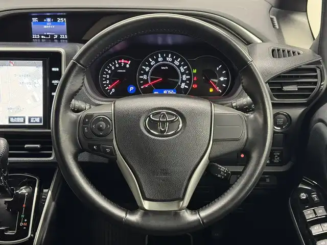 トヨタ ヴォクシー ZS 煌 三重県 2018(平30)年 1.9万km イナズマスパーキングブラックガラスフレーク ガソリン/FF/MTモード付インパネCVT/純正 10インチナビ NSZN-Z66T/（AM/FM/CD/DVD/TV/SD/SDREC/Bluetooth）/バックガイドモニター/両側パワースライドドア/ドライブレコーダー前方/ビルトイン ETC2.0/Toyota Safety Sense/・PCS：プリクラッシュセーフティ/・LDA：レーンディパーチャーアラート/・AHB：オートハイビーム/・横滑り防止装置/など/装備/・【DOP】電子インナーミラー/・クルーズコントロール/・左右独立温度調整＆後席独立調整オートエアコン/・オートライト/・LED ヘッドランプ＆フロントフォグランプ/・ステアリングスイッチ/・プッシュスタート/・充電用USBジャックx2/・純正16inAW/・パワーステアリング/・全ドアパワーウインドウ/・保/取/・スマートキーx2/など