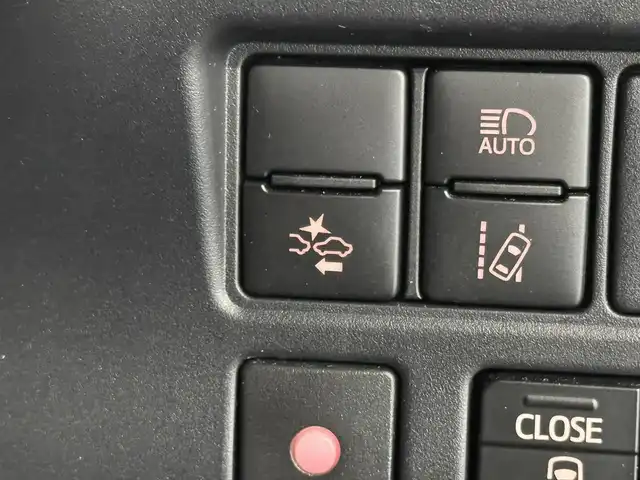 トヨタ ヴォクシー ZS 煌 三重県 2018(平30)年 1.9万km イナズマスパーキングブラックガラスフレーク ガソリン/FF/MTモード付インパネCVT/純正 10インチナビ NSZN-Z66T/（AM/FM/CD/DVD/TV/SD/SDREC/Bluetooth）/バックガイドモニター/両側パワースライドドア/ドライブレコーダー前方/ビルトイン ETC2.0/Toyota Safety Sense/・PCS：プリクラッシュセーフティ/・LDA：レーンディパーチャーアラート/・AHB：オートハイビーム/・横滑り防止装置/など/装備/・【DOP】電子インナーミラー/・クルーズコントロール/・左右独立温度調整＆後席独立調整オートエアコン/・オートライト/・LED ヘッドランプ＆フロントフォグランプ/・ステアリングスイッチ/・プッシュスタート/・充電用USBジャックx2/・純正16inAW/・パワーステアリング/・全ドアパワーウインドウ/・保/取/・スマートキーx2/など