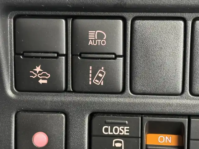 トヨタ ヴォクシー ZS 煌 三重県 2018(平30)年 1.9万km イナズマスパーキングブラックガラスフレーク ガソリン/FF/MTモード付インパネCVT/純正 10インチナビ NSZN-Z66T/（AM/FM/CD/DVD/TV/SD/SDREC/Bluetooth）/バックガイドモニター/両側パワースライドドア/ドライブレコーダー前方/ビルトイン ETC2.0/Toyota Safety Sense/・PCS：プリクラッシュセーフティ/・LDA：レーンディパーチャーアラート/・AHB：オートハイビーム/・横滑り防止装置/など/装備/・【DOP】電子インナーミラー/・クルーズコントロール/・左右独立温度調整＆後席独立調整オートエアコン/・オートライト/・LED ヘッドランプ＆フロントフォグランプ/・ステアリングスイッチ/・プッシュスタート/・充電用USBジャックx2/・純正16inAW/・パワーステアリング/・全ドアパワーウインドウ/・保/取/・スマートキーx2/など