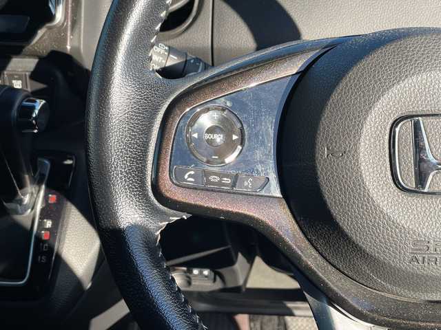 ホンダ Ｎ ＢＯＸ カスタム G L ターボ ホンダセンシング 愛媛県 2018(平30)年 3.7万km プレミアムホワイトパールⅡ 純正ナビ/バックカメラ/ＥＴＣ/ドラレコ前後/ＬＥＤ/アダプティブクルーズコントロール/横滑り防止装置/レーンキープアシスト/衝突被害軽減システム/コーナーセンサー/両側パワースライドドア/革巻きステアリング/純正AW/純正フロアマット/スタッドレスタイヤ積載 155/65/14