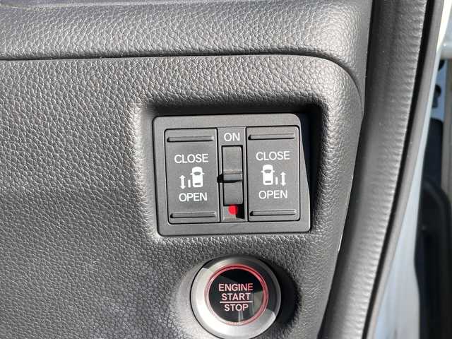 ホンダ Ｎ ＢＯＸ カスタム G L ターボ ホンダセンシング 愛媛県 2018(平30)年 3.7万km プレミアムホワイトパールⅡ 純正ナビ/バックカメラ/ＥＴＣ/ドラレコ前後/ＬＥＤ/アダプティブクルーズコントロール/横滑り防止装置/レーンキープアシスト/衝突被害軽減システム/コーナーセンサー/両側パワースライドドア/革巻きステアリング/純正AW/純正フロアマット/スタッドレスタイヤ積載 155/65/14