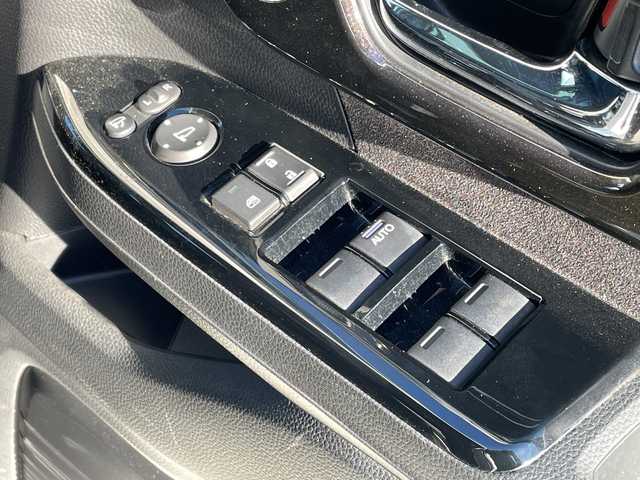 ホンダ Ｎ ＢＯＸ カスタム G L ターボ ホンダセンシング 愛媛県 2018(平30)年 3.7万km プレミアムホワイトパールⅡ 純正ナビ/バックカメラ/ＥＴＣ/ドラレコ前後/ＬＥＤ/アダプティブクルーズコントロール/横滑り防止装置/レーンキープアシスト/衝突被害軽減システム/コーナーセンサー/両側パワースライドドア/革巻きステアリング/純正AW/純正フロアマット/スタッドレスタイヤ積載 155/65/14