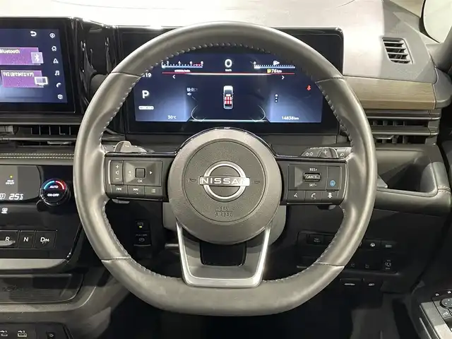 日産 セレナ ハイウェイスター V 愛知県 2023(令5)年 1.5万km ダイヤモンドブラック 純正１２．３インチナビ　/（AM/FM/フルセグTV/Bluetooth/CarPlay/USB)/純正フリップダウンモニター　/プロパイロット　/衝突軽減ブレーキ/ハンドル支援/先行車発進お知らせ/車線逸脱警報/アラウンドビューモニター　/ワイヤレス充電　/両側パワースライドドア　/ビルトインＥＴＣ２．０　/デジタルインナーミラー　/ブラインドスポットモニター/パドルシフト/コーナーセンサー/アイドリングストップ/LEDヘッドライト/LEDフォグランプ/純正フロアマット/USB接続