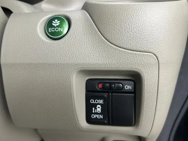 ホンダ Ｎ ＢＯＸ G Lパッケージ 埼玉県 2013(平25)年 11万km クリスタルブラックパール 純正ナビ　Ｂｌｕｅｔｏｏｔｈ　TV バックカメラ　シートカバー　片側パワースライドドア スペアキー 純正フロアマット チップアップ スマートキー 純正14インチホイール