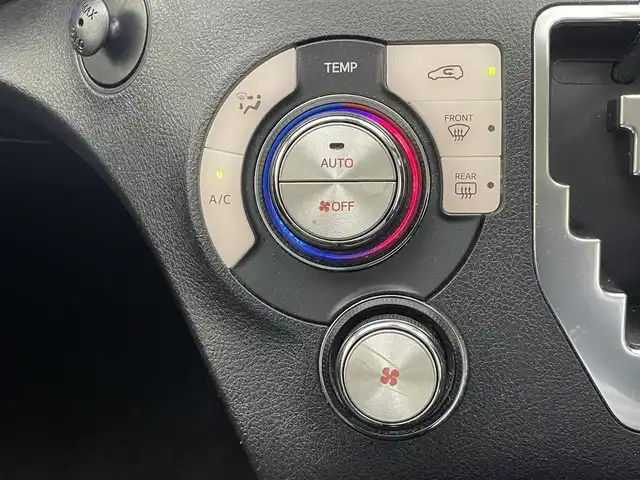 トヨタ シエンタ ハイブリッド G クエロ 愛知県 2018(平30)年 7.5万km ホワイトパールクリスタルシャイン 純正ナビ　ＴＶ　Ｂｌｕｅｔｏｏｔｈ　ＵＳＢ　シートヒーター　ハーフレザー　両側パワースライドドア　純正ドラレコ　ＥＴＣ　トヨタセーフティセンス　衝突軽減装置　車線逸脱警報　ＬＥＤオートライト　禁煙車