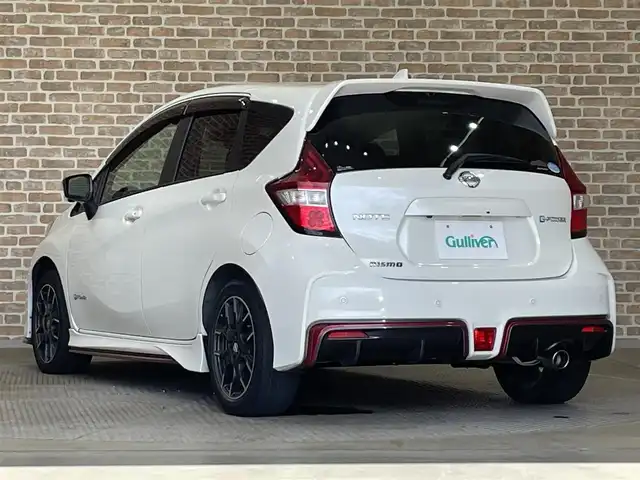 日産 ノート e－パワー ニスモ 岩手県 2018(平30)年 6.1万km ブリリアントホワイトパール アラウンドビューモニター/インテリジェントルームミラー/専用サスペンション/専用チューニングコンピューター/専用スポーツシート　/エマージェンシーブレーキ/車線逸脱警報/踏み間違い衝突防止アシスト/前後ソナー/純正ナビ/フルセグTV/ETC２．０/LEDヘッドライト/純正16インチアルミホイール/純正フロアマット
