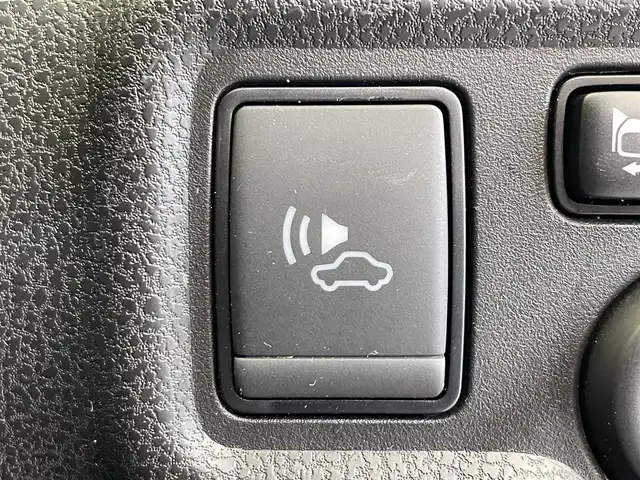 日産 ノート e－パワー ニスモ 岩手県 2018(平30)年 6.1万km ブリリアントホワイトパール アラウンドビューモニター/インテリジェントルームミラー/専用サスペンション/専用チューニングコンピューター/専用スポーツシート　/エマージェンシーブレーキ/車線逸脱警報/踏み間違い衝突防止アシスト/前後ソナー/純正ナビ/フルセグTV/ETC２．０/LEDヘッドライト/純正16インチアルミホイール/純正フロアマット