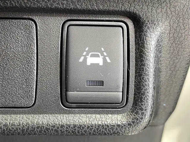 日産 ノート e－パワー ニスモ 岩手県 2018(平30)年 6.1万km ブリリアントホワイトパール アラウンドビューモニター/インテリジェントルームミラー/専用サスペンション/専用チューニングコンピューター/専用スポーツシート　/エマージェンシーブレーキ/車線逸脱警報/踏み間違い衝突防止アシスト/前後ソナー/純正ナビ/フルセグTV/ETC２．０/LEDヘッドライト/純正16インチアルミホイール/純正フロアマット