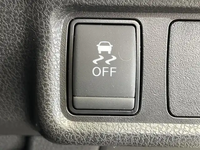 日産 ノート e－パワー ニスモ 岩手県 2018(平30)年 6.1万km ブリリアントホワイトパール アラウンドビューモニター/インテリジェントルームミラー/専用サスペンション/専用チューニングコンピューター/専用スポーツシート　/エマージェンシーブレーキ/車線逸脱警報/踏み間違い衝突防止アシスト/前後ソナー/純正ナビ/フルセグTV/ETC２．０/LEDヘッドライト/純正16インチアルミホイール/純正フロアマット