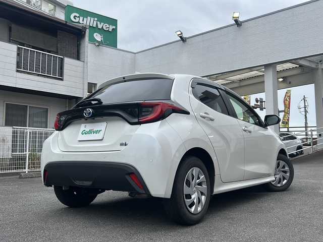 トヨタ ヤリス ハイブリッド G 宮崎県 2021(令3)年 4.9万km ホワイトパールクリスタルシャイン メモリナビ/Miracast対応/バックカメラ/サイドカメラ/フロントカメラ/全方位カメラ/アイドリングストップ/クルーズコントロール/プッシュスタート/ETC/LEDヘッドライト/シートヒーター/カーテンエアバッグ/AppleCarPray/AndroidAuto