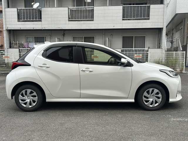 トヨタ ヤリス ハイブリッド G 宮崎県 2021(令3)年 4.9万km ホワイトパールクリスタルシャイン メモリナビ/Miracast対応/バックカメラ/サイドカメラ/フロントカメラ/全方位カメラ/アイドリングストップ/クルーズコントロール/プッシュスタート/ETC/LEDヘッドライト/シートヒーター/カーテンエアバッグ/AppleCarPray/AndroidAuto