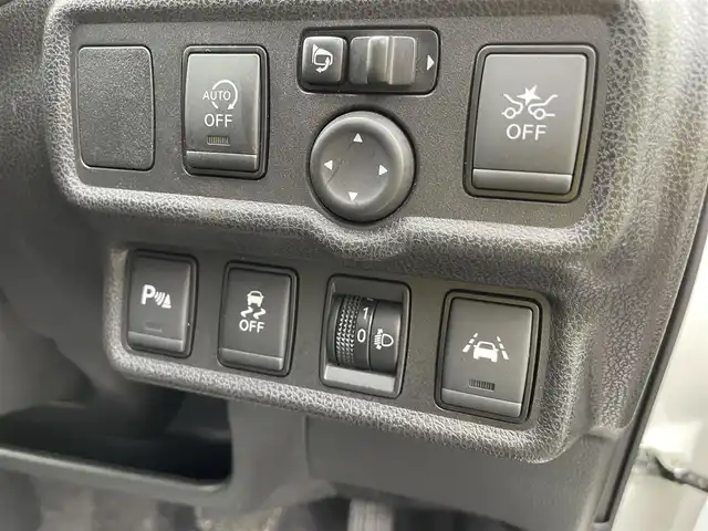 日産 ノート X 石川県 2018(平30)年 5.2万km ブリリアントホワイトパール 社外メモリーナビ/バックカメラ/インテリキー/プッシュスタート/電動ミラー/エマージェンシーブレーキ/コーナーセンサー/フロアマット