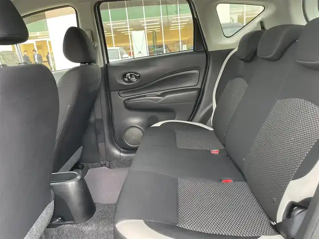 日産 ノート X 石川県 2018(平30)年 5.2万km ブリリアントホワイトパール 社外メモリーナビ/バックカメラ/インテリキー/プッシュスタート/電動ミラー/エマージェンシーブレーキ/コーナーセンサー/フロアマット