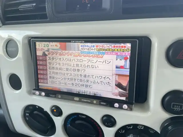 トヨタ ＦＪクルーザー 埼玉県 2013(平25)年 9.3万km ホワイト ・ワンオーナー/・社外ナビ/・リフトアップ2インチ/・バックカメラ/・コーナーセンサー/・ETC