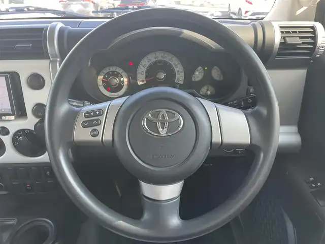 トヨタ ＦＪクルーザー 埼玉県 2013(平25)年 9.3万km ホワイト ・ワンオーナー/・社外ナビ/・リフトアップ2インチ/・バックカメラ/・コーナーセンサー/・ETC