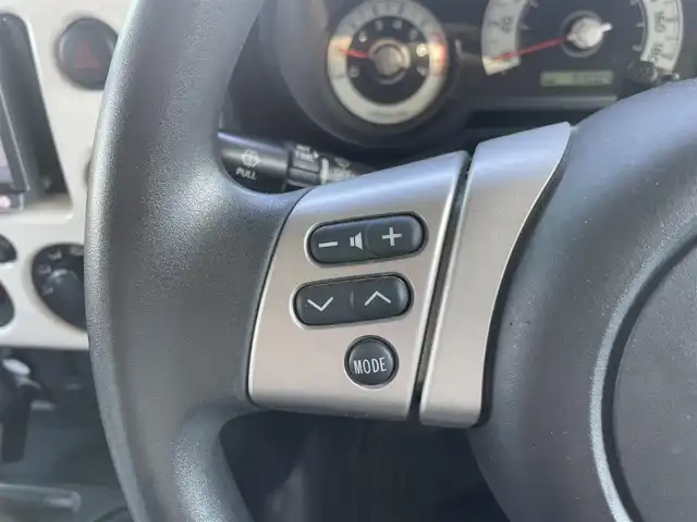 トヨタ ＦＪクルーザー 埼玉県 2013(平25)年 9.3万km ホワイト ・ワンオーナー/・社外ナビ/・リフトアップ2インチ/・バックカメラ/・コーナーセンサー/・ETC