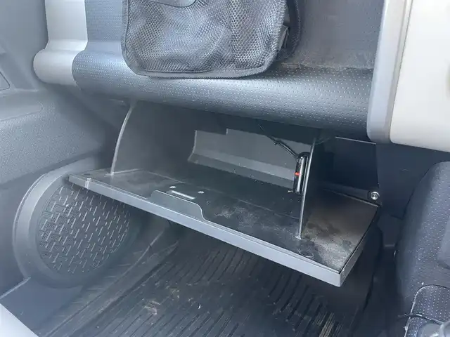 トヨタ ＦＪクルーザー 埼玉県 2013(平25)年 9.3万km ホワイト ・ワンオーナー/・社外ナビ/・リフトアップ2インチ/・バックカメラ/・コーナーセンサー/・ETC