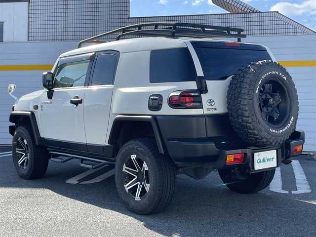 トヨタ ＦＪクルーザー 埼玉県 2013(平25)年 9.3万km ホワイト ワンオーナー/2インチアップ/ルーフキャリア/ナビ（DTV.BT.DISC.ラジオ）/社外アルミ/４wd/シートカバー/