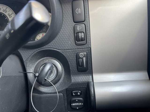 トヨタ ＦＪクルーザー 埼玉県 2013(平25)年 9.3万km ホワイト ワンオーナー/2インチアップ/ルーフキャリア/ナビ（DTV.BT.DISC.ラジオ）/社外アルミ/４wd/シートカバー/