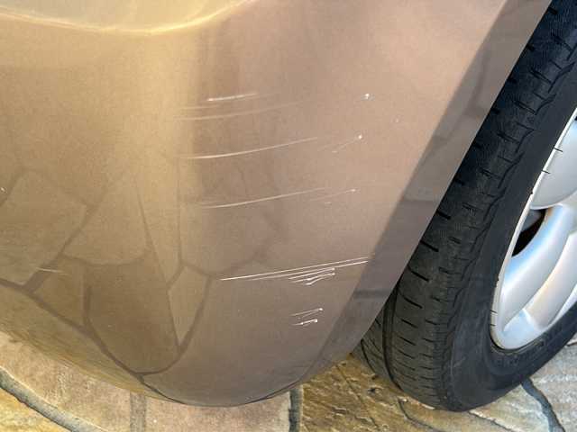 スズキ ラパン 10thアニバーサリーリミテッド 静岡県 2012(平24)年 9.4万km 茶 社外ナビ/シートヒーターD席/ETC/純正アルミホイール/純正フロアマット/スマートキー/スペアキー×１/プッシュスタート/オートエアコン/ハロゲンヘッドライト/Wエアバッグ/ABS/パワーウィンドウ/パワーステアリング