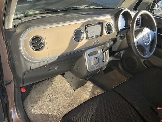 スズキ ラパン 10thアニバーサリーリミテッド 静岡県 2012(平24)年 9.4万km 茶 社外ナビ/シートヒーターD席/ETC/純正アルミホイール/純正フロアマット/スマートキー/スペアキー×１/プッシュスタート/オートエアコン/ハロゲンヘッドライト/Wエアバッグ/ABS/パワーウィンドウ/パワーステアリング