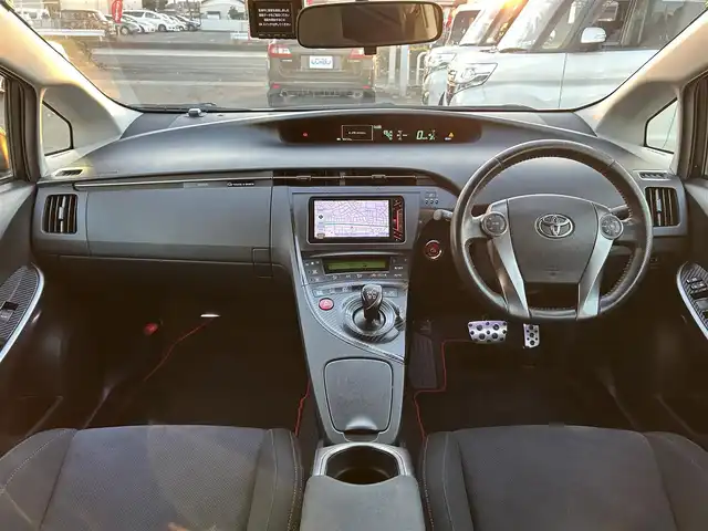 トヨタ プリウス S ツーリングセレ G’s 群馬県 2013(平25)年 9.4万km ホワイトパールクリスタルシャイン (株)IDOMが運営する【じしゃロン伊勢崎店】の自社ローン専用車両になりますこちらは現金またはオートローンご利用時の価格です。自社ローンご希望の方は別途その旨お申付け下さい/社外SDナビゲーション/バックカメラ/CD/DVD/SD/BT/DTV/ビルトインETC/オートライト/フォグライト/ドアバイザー/純正フロアマット