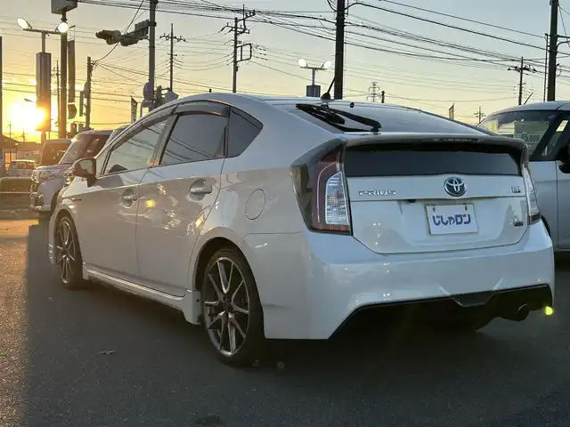 トヨタ プリウス S ツーリングセレ G’s 群馬県 2013(平25)年 9.4万km ホワイトパールクリスタルシャイン (株)IDOMが運営する【じしゃロン伊勢崎店】の自社ローン専用車両になりますこちらは現金またはオートローンご利用時の価格です。自社ローンご希望の方は別途その旨お申付け下さい/社外SDナビゲーション/バックカメラ/CD/DVD/SD/BT/DTV/ビルトインETC/オートライト/フォグライト/ドアバイザー/純正フロアマット